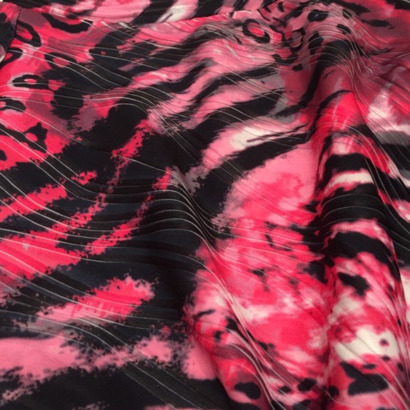 Pink animal print skater skirt - Picture 2 of 2