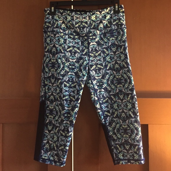 Victoria Secret crop workout pants--brand new!