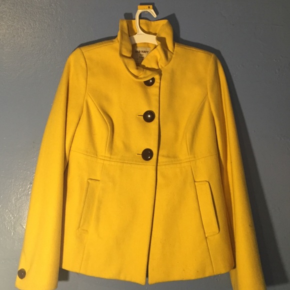 Yellow wool pea coat 🌻
