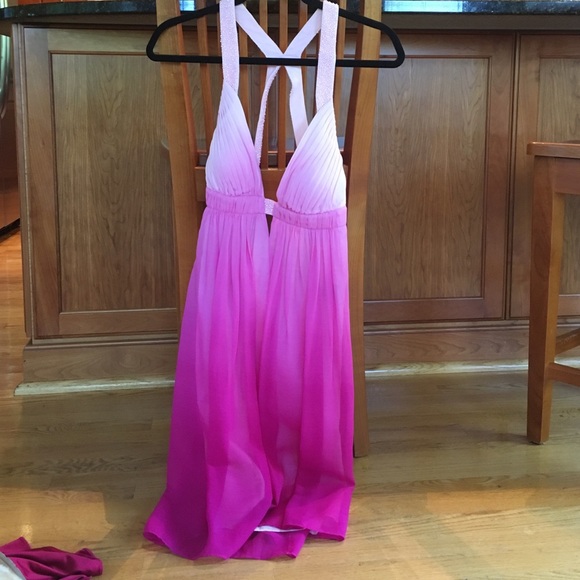 Gorgeous ombré pink prom dress!