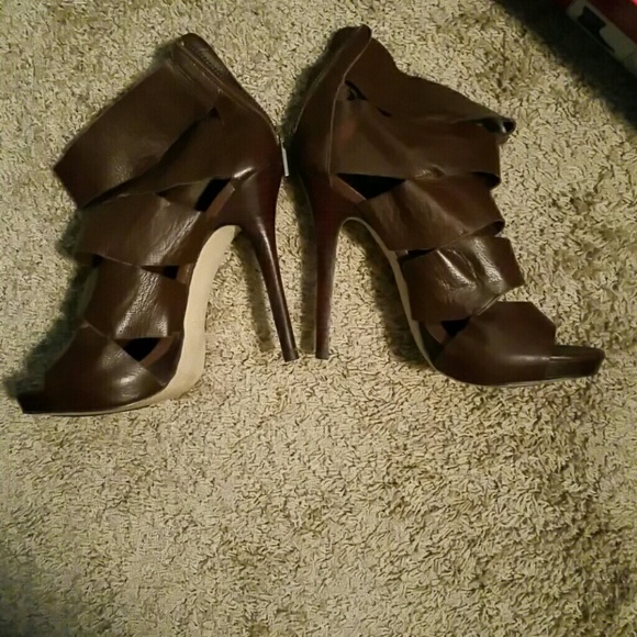 Women's shoes