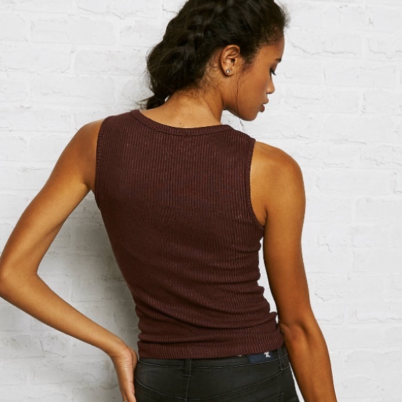 ❌DELETING SOON❌American Eagle Keyhole Tank - Picture 2 of 4