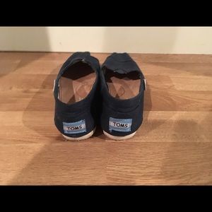 Toms