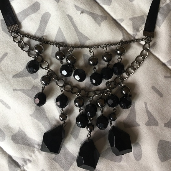 Beaded necklace - Picture 2 of 4