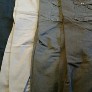 4 pairs of Carhart cargo 32x30 one price