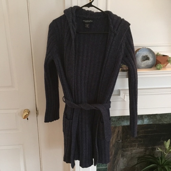 100% lamb's wool Abercrombie & Fitch sweater