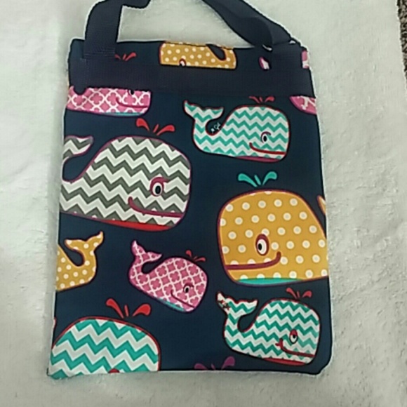 Purse with different patterned whales - Picture 2 of 2