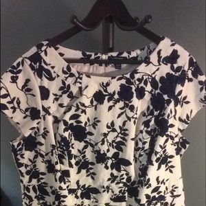 Beautiful cap sleeve dress with floral print