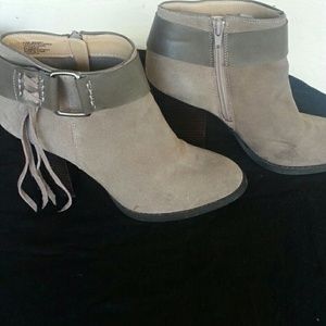 BOOTIES