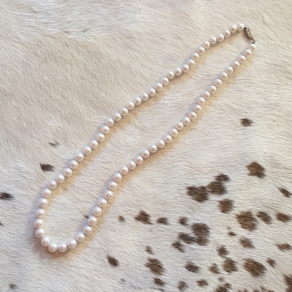Faux pearl strand