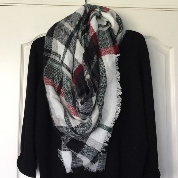 Accessories - Plaid blanket scarf
