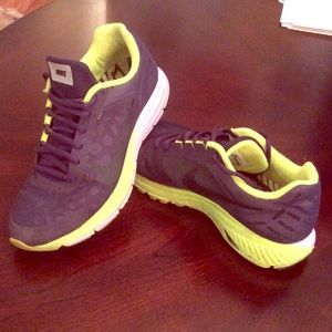 Nike zoom sneakers