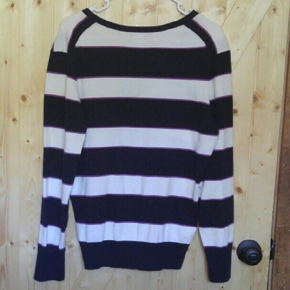 Women's Tommy Hilfiger V-neck Sweater - Picture 2 of 4