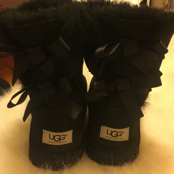 black bailey bow uggs size 10 black bailey bow uggs size 10