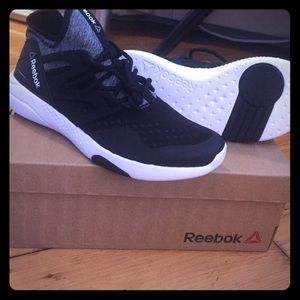 NWT Reebok Dance Sneaker