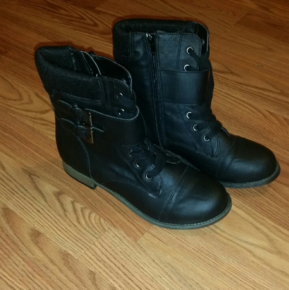 New black combat boots