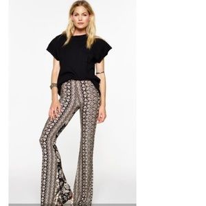 Novella royale Janis bells in black hazely