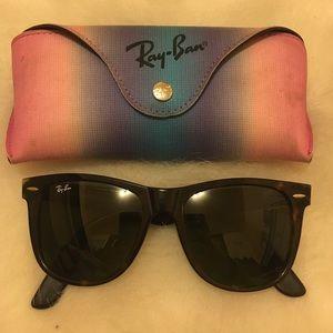 Ray-Ban Wayfarer tortoise shell