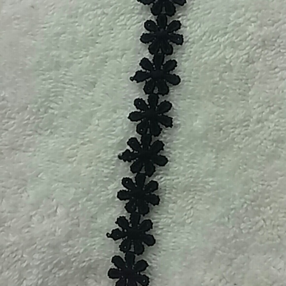 Chokers - Picture 3 of 4