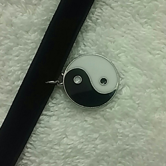 Chokers - Picture 4 of 4