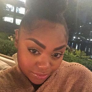 Meet your Posher, Celina