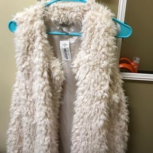 NWT Faux fur vest