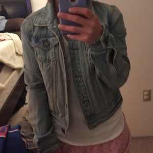 Large jean jacket! Fits a medium better!