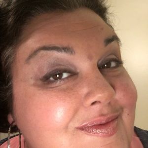 Meet your Posher, Hope