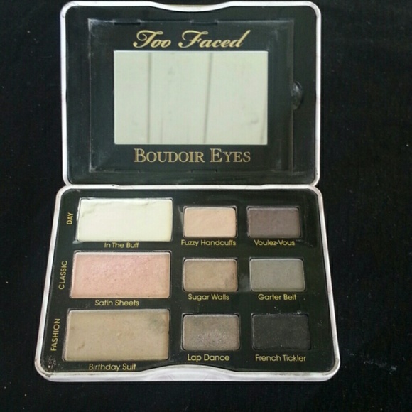 Eye shadow pallete