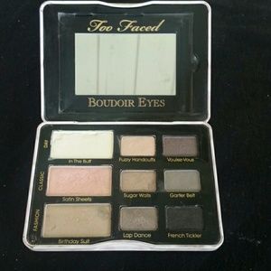 Eye shadow pallete