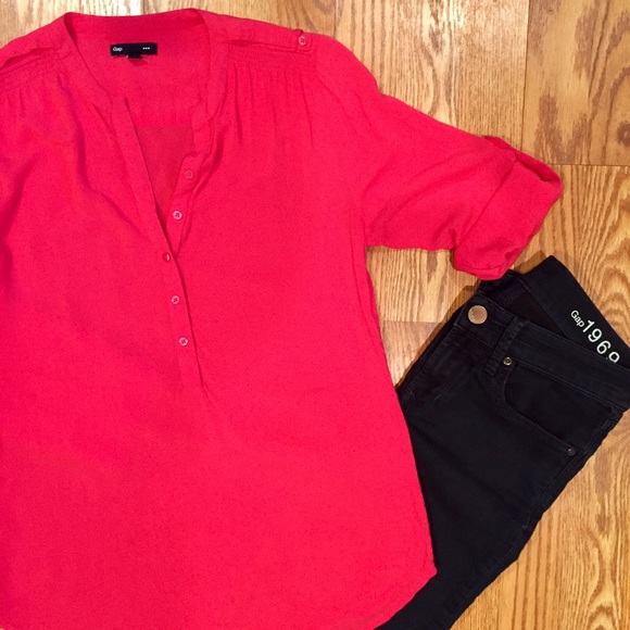 SALE 🎉 Beautiful pink Gap blouse