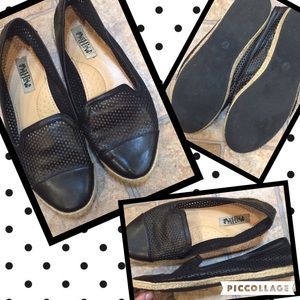 MadLove-Comfy cutout flats. Stretchy and light!