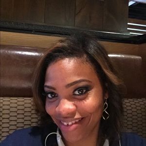 Meet your Posher, Lakeisha