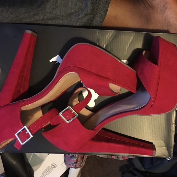 Charlotte Russe Chunky Red Heels - Picture 2 of 3