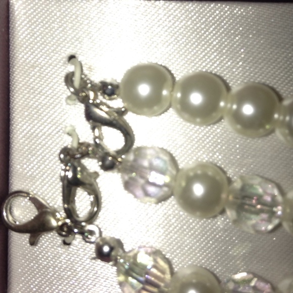Bracelets - Picture 3 of 4