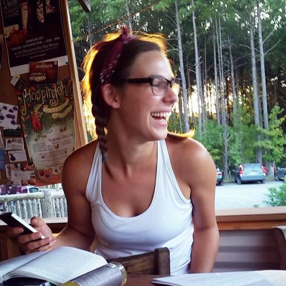 Meet your Posher, Emily