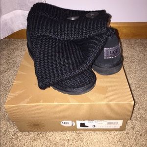Black knit ugg boots
