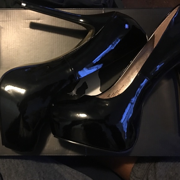 Steve Madden patent leather pumps - Picture 2 of 3