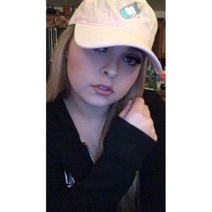 Meet your Posher, Sidney