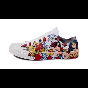 Wonder Woman converse