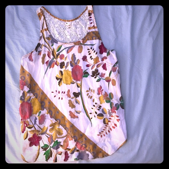 Anthropologie Flower Tank Top w Crochet back. Sz S