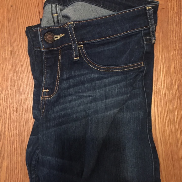 Authentic Hollister Jeans in Darkwash