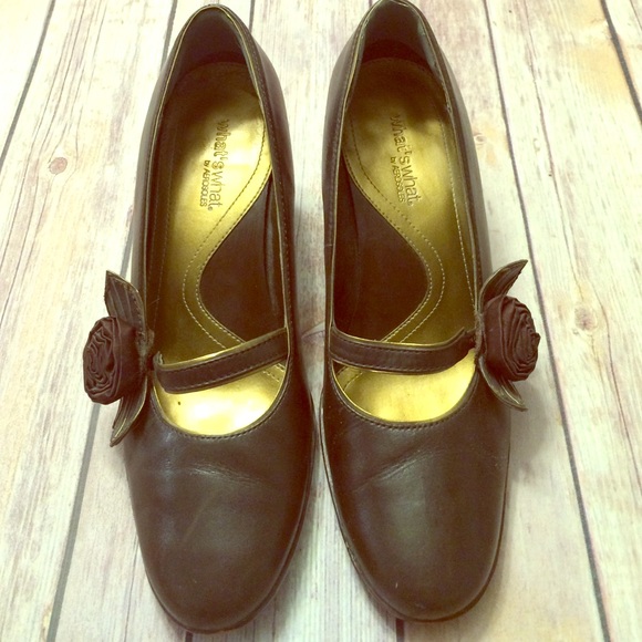 Cute rose embellished heels