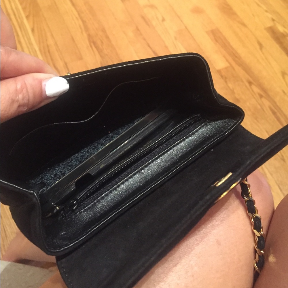 Authentic CHANEL suede cross body bag. - Picture 7 of 8
