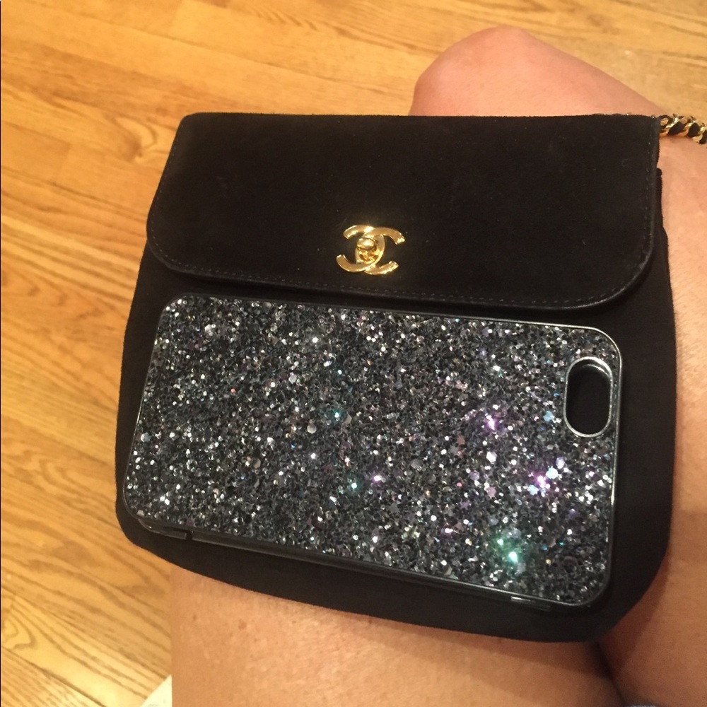 Authentic CHANEL suede cross body bag. - Picture 4 of 8