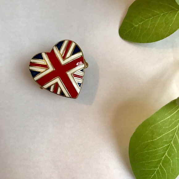 Jewelry - Delia's British Flag Heart Stretch Ring