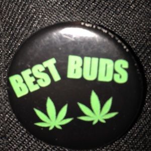 Best budz hat pin