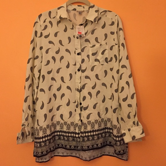 Black and off white paisley button down