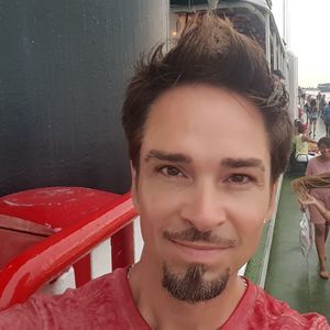 Meet your Posher, Christopher