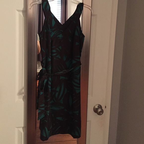 *NEVER WORN* Banana Republic Sleeveless Dress